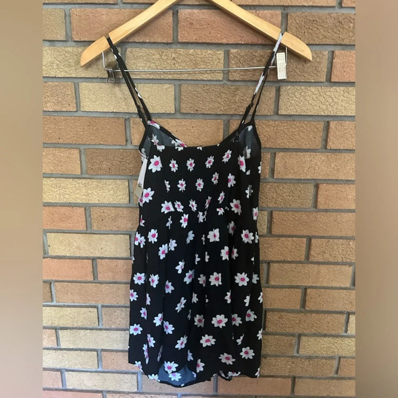 NWT BP Floral Romper Black Pink Daisy Mini Size XS Sleeveless Retro Festival - Picture 4 of 4